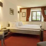 Burghotel 3* שטולפן