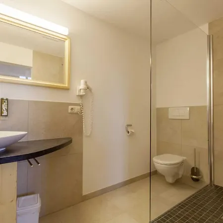 Ξενοδοχείο Burghotel 3*
