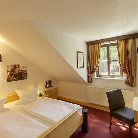 Burghotel ホテル 3*