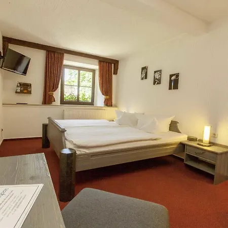 Burghotel Otel 3*